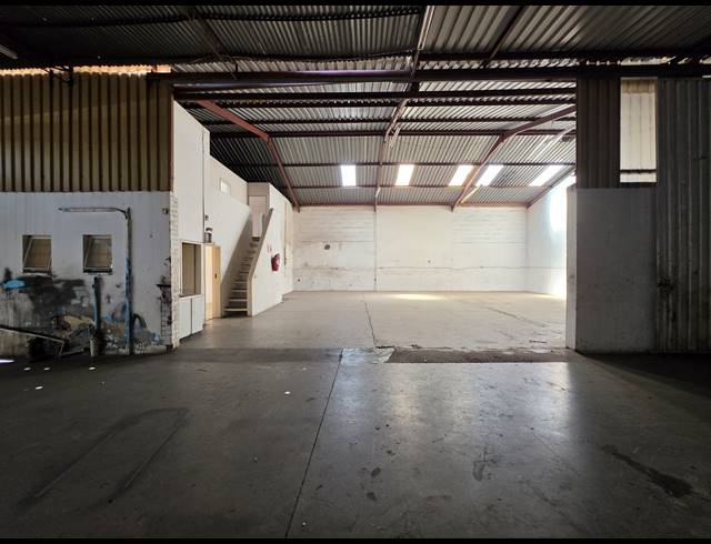 264M² FACTORY TO LET IN ANDERBOLT